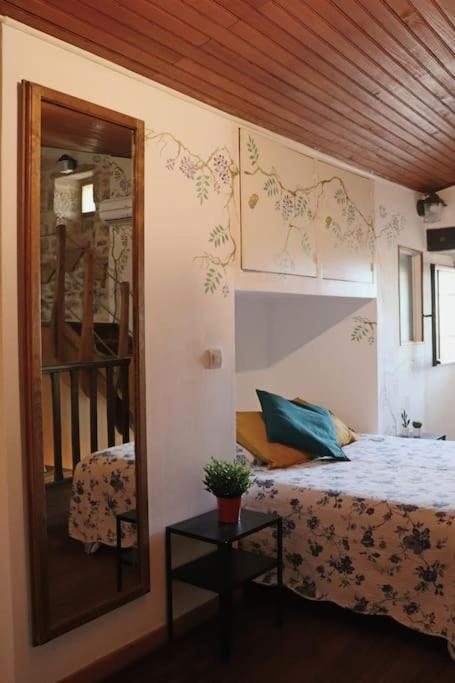 Entre Uzes Et Le Pont-Du-Gard Le Logis D'Autrefois Apartment Castillon-du-Gard Exterior photo