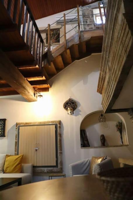 Entre Uzes Et Le Pont-Du-Gard Le Logis D'Autrefois Apartment Castillon-du-Gard Exterior photo