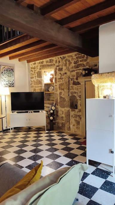 Entre Uzes Et Le Pont-Du-Gard Le Logis D'Autrefois Apartment Castillon-du-Gard Exterior photo